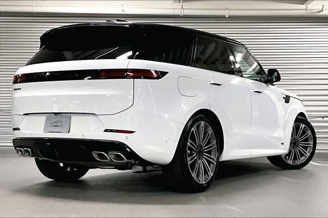 New 2026 Land Rover Range Rover Sport Dynamic SE AWD/4WD image 4