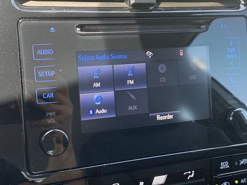 Used 2019 Toyota Prius XLE FWD image 21