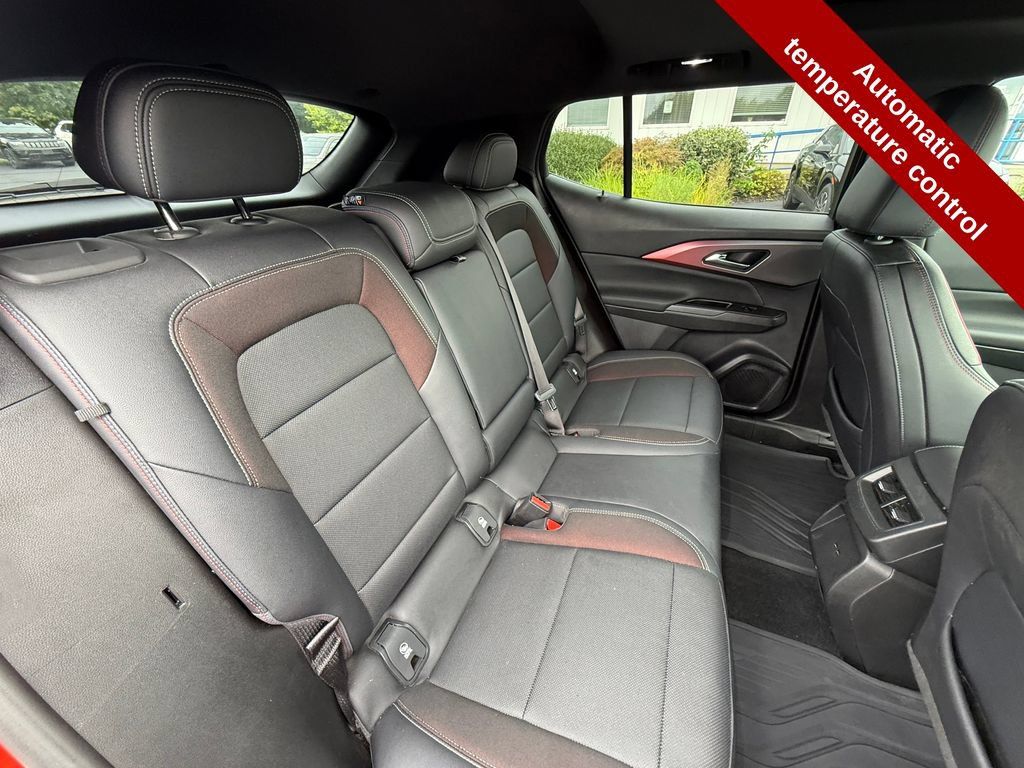 Used 2025 Chevrolet Equinox EV RS FWD image 37