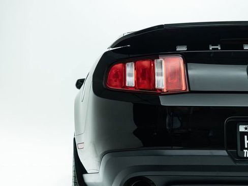 Used 2012 Ford Mustang Shelby GT500 w/ SVT Performance Pkg image 17