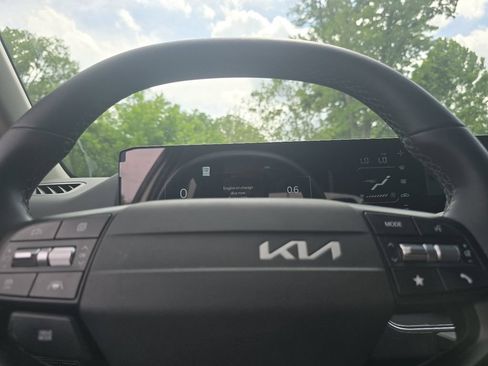 Used 2025 Kia K4 EX FWD image 26