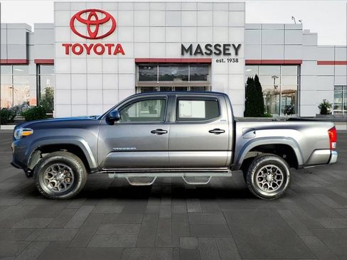Used 2017 Toyota Tacoma SR5 image 30
