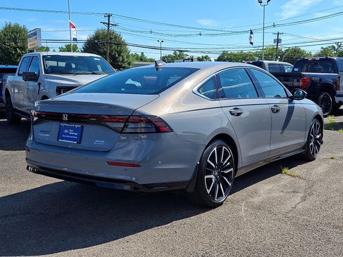 Used 2023 Honda Accord Touring image 7