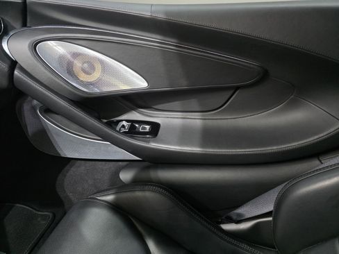 Used 2023 McLaren GT RWD image 15
