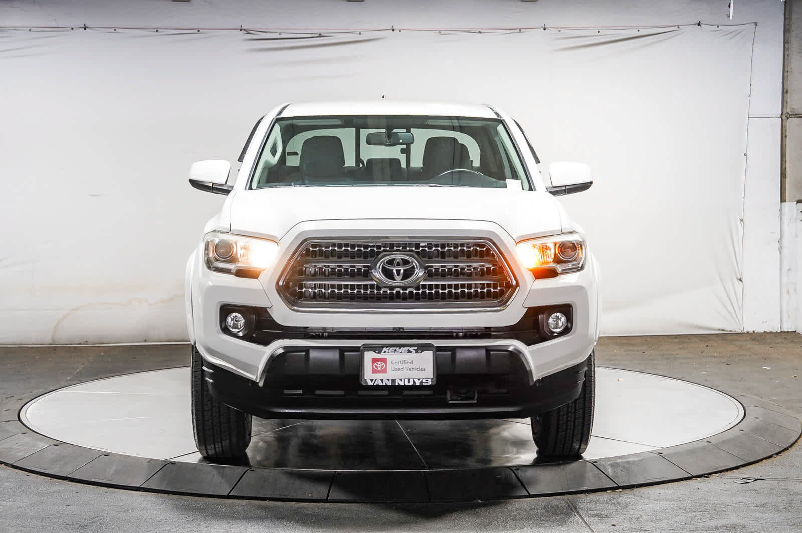 Certified 2016 Toyota Tacoma SR5 w/ SR5 Appearance Package (SN) RWD image 6