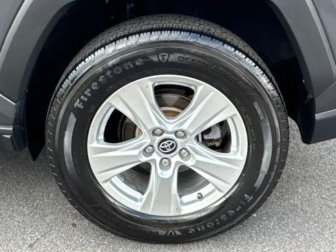 Used 2020 Toyota RAV4 XLE w/ Convenience Package AWD/4WD image 18