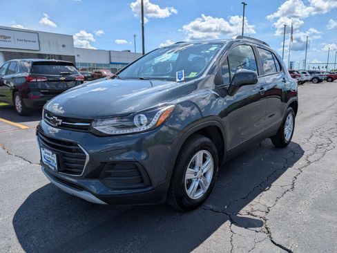 Used 2021 Chevrolet Trax LT AWD/4WD image 4