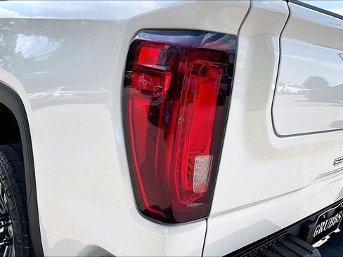 Used 2021 GMC Sierra 1500 AT4 w/ AT4 Premium Package AWD/4WD image 42