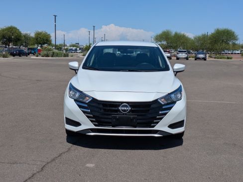 Used 2024 Nissan Versa SV FWD image 8