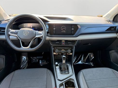 Used 2024 Volkswagen Taos SE image 16