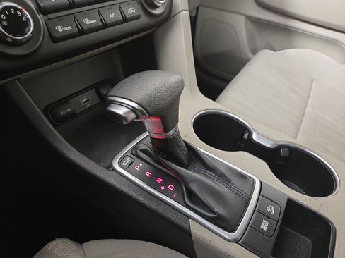 Used 2020 Kia Sportage LX image 22