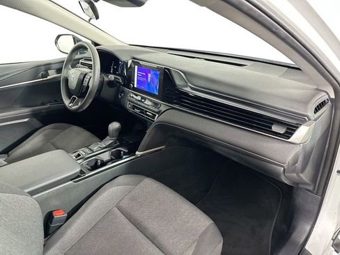 Used 2025 Toyota Camry LE image 27