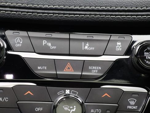 Used 2023 Chrysler Pacifica Touring-L w/ S Appearance Package image 24