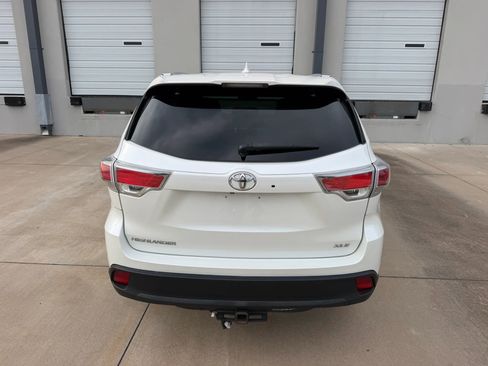 Used 2015 Toyota Highlander XLE FWD image 8