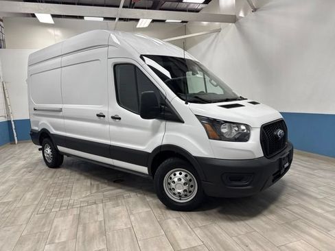 Used 2025 Ford Transit 250 148 High Roof AWD image 32