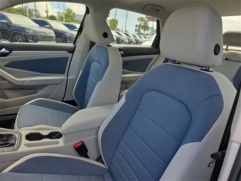 New 2025 Volkswagen Jetta SE image 23