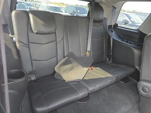 Used 2018 Cadillac Escalade Premium Luxury AWD/4WD image 10