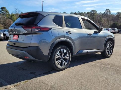 Used 2023 Nissan Rogue SV image 4