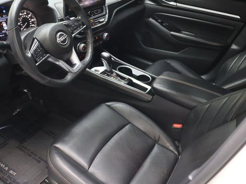Used 2024 Nissan Altima 2.5 SR w/ SR Premium Package FWD image 18