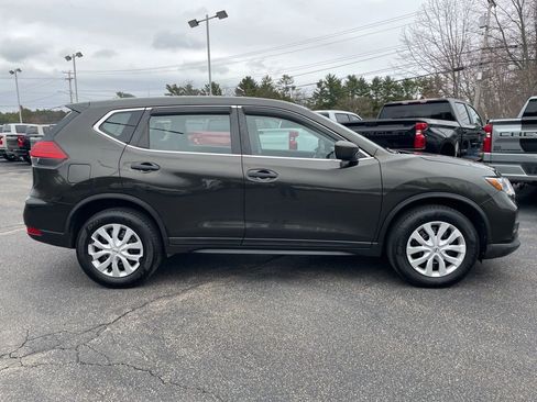 Used 2017 Nissan Rogue S AWD/4WD image 8