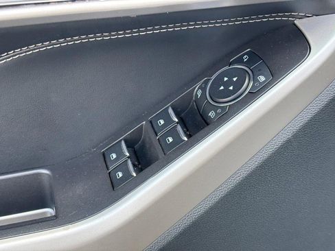 Used 2024 Ford Explorer Limited w/ Equipment Group 301A AWD/4WD image 18