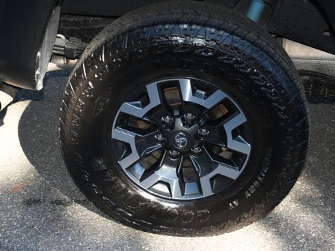 Certified 2023 Toyota Tacoma TRD Off-Road image 20