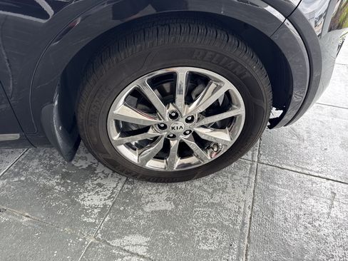 Used 2016 Kia Sorento SX FWD image 12