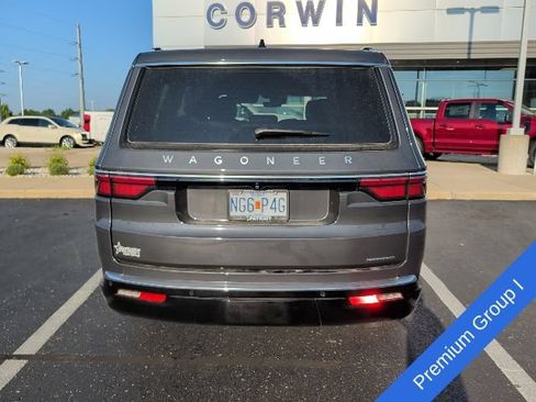 Used 2024 Jeep Wagoneer Series III w/ Premium Group I AWD/4WD image 7