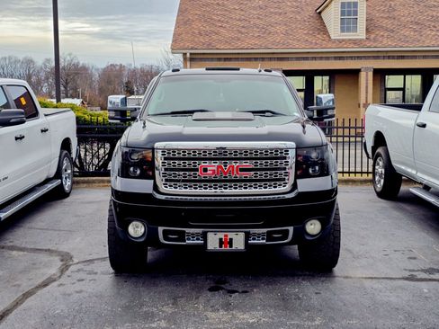 Used 2013 GMC Sierra 3500 Denali image 3