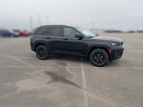 New 2026 Jeep Grand Cherokee Altitude image 15