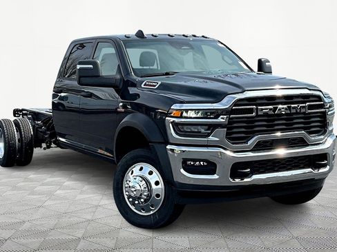 New 2026 RAM 5500 Tradesman w/ Chrome Appearance Group AWD/4WD image 3