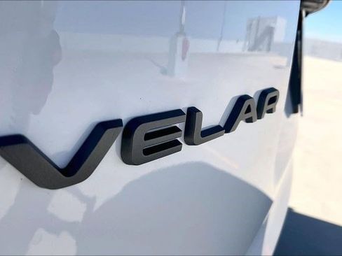 New 2026 Land Rover Range Rover Velar Dynamic SE image 9