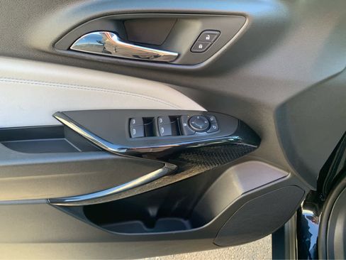 Used 2025 Chevrolet Trax LT w/ Driver Confidence Package image 13