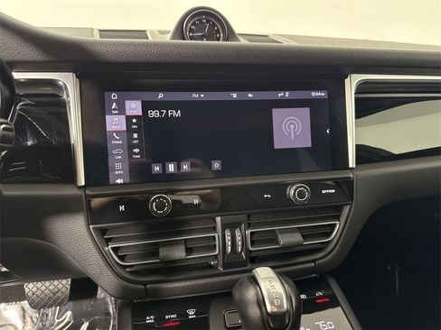 Certified 2023 Porsche Macan Turbo image 28