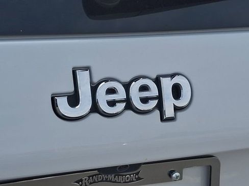 Used 2022 Jeep Cherokee Limited AWD/4WD image 30