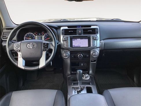 Used 2019 Toyota 4Runner SR5 Premium image 10