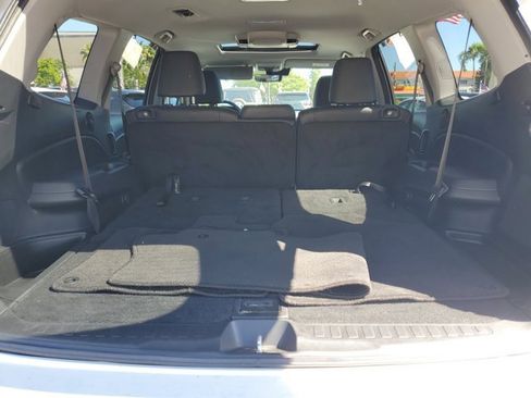 Used 2021 Honda Pilot Touring image 6