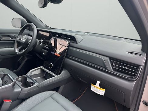 New 2026 GMC Terrain AT4 w/ Convenience Package III image 14