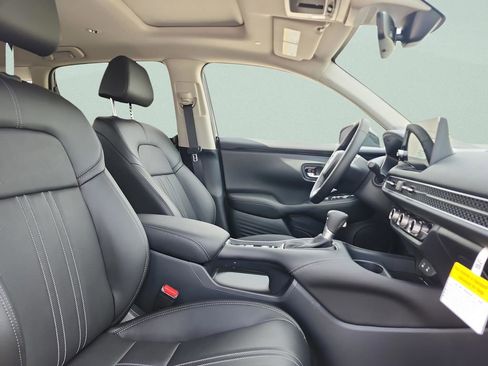 New 2026 Honda HR-V EX-L image 17