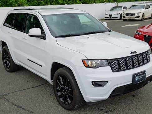 Used 2022 Jeep Grand Cherokee Laredo X image 10