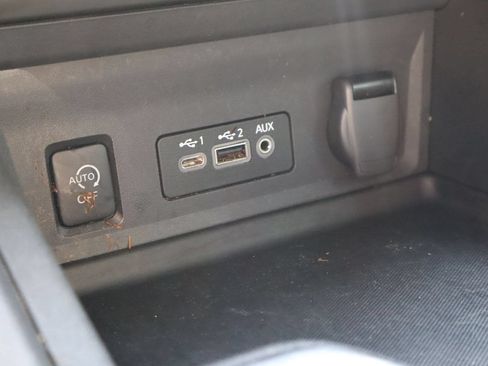 Used 2025 Nissan Sentra SR FWD image 23