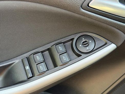 Used 2014 Ford Focus SE w/ Equipment Group 201A FWD image 15