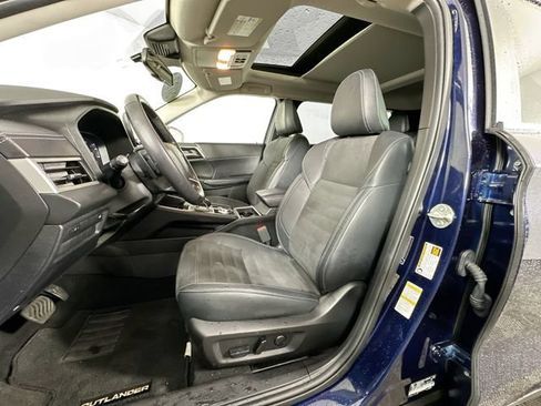 Used 2023 Mitsubishi Outlander SE AWD/4WD image 4