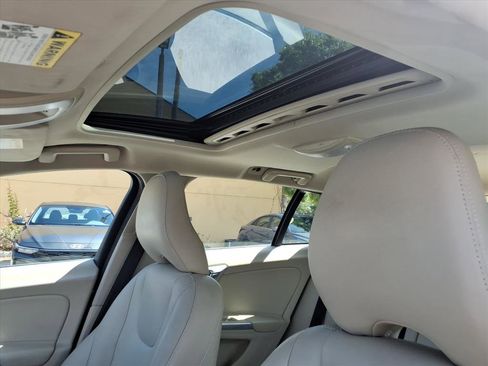 Used 2016 Volvo V60 T5 Premier image 14