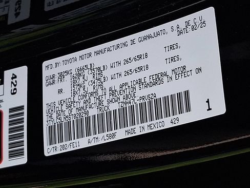 Used 2025 Toyota Tacoma TRD Sport AWD/4WD image 27