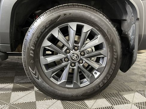 Used 2024 Toyota Land Cruiser image 12