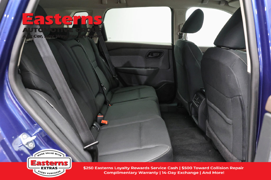 Used 2023 Nissan Rogue S AWD/4WD image 25