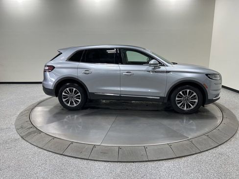 Certified 2022 Lincoln Nautilus Reserve image 5