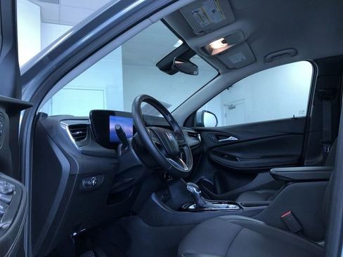Used 2025 Buick Encore GX Preferred FWD image 11