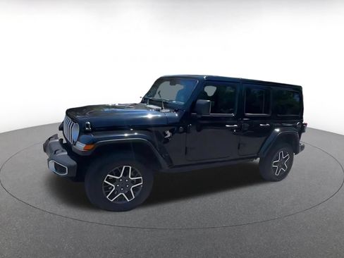 Used 2025 Jeep Wrangler Unlimited Sahara AWD/4WD image 8
